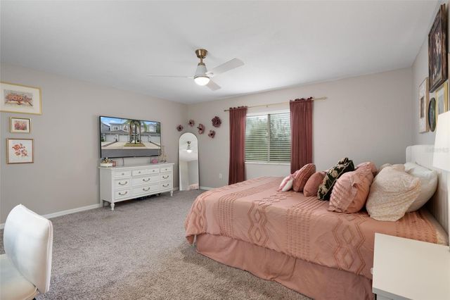 18105 NASSAU POINT DRIVE, Tampa, FL 33647
