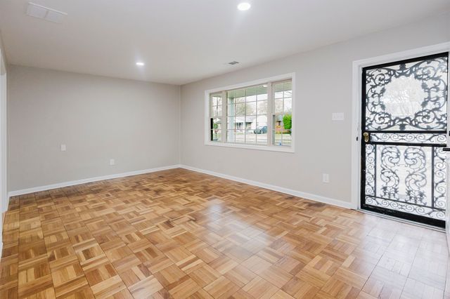 421 MCDERMITT DR, Memphis, TN 38120