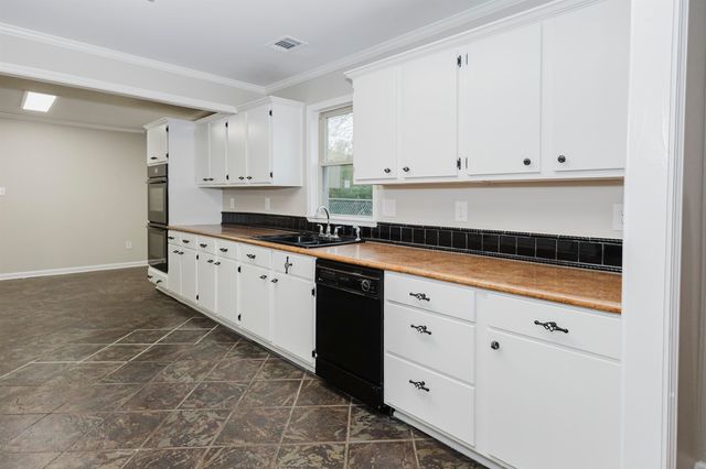 421 MCDERMITT DR, Memphis, TN 38120