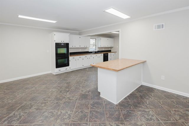 421 MCDERMITT DR, Memphis, TN 38120