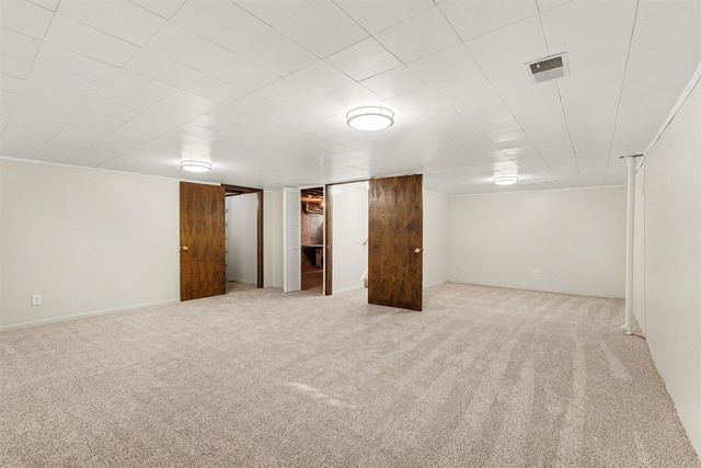 5671 Leisure South Drive, Grand Rapids, MI 49548