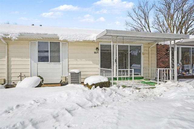 5671 Leisure South Drive, Grand Rapids, MI 49548