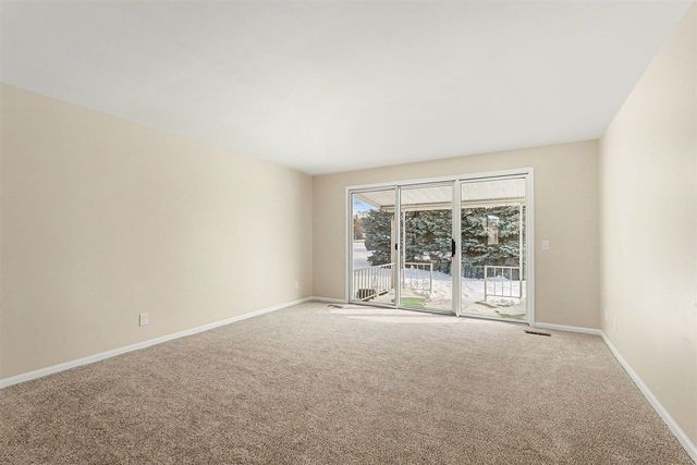 5671 Leisure South Drive, Grand Rapids, MI 49548