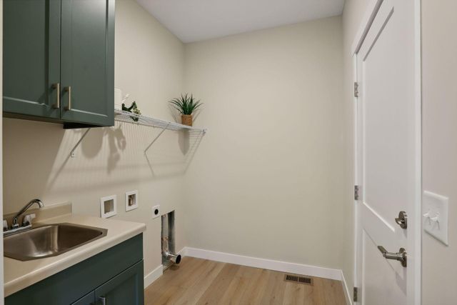 1433 Anchor Avenue, River Falls, WI 54022