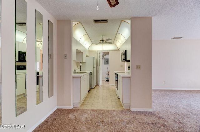 101 Bent Tree Dr Apt 24, Daytona Beach, FL 32114