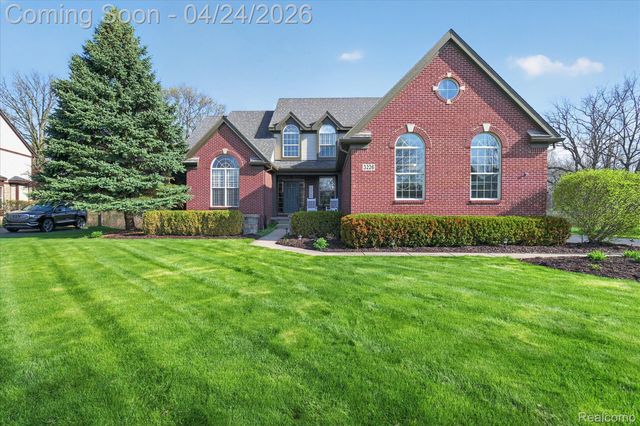 3226 Estate View Court, Commerce Charter Township, MI 48382