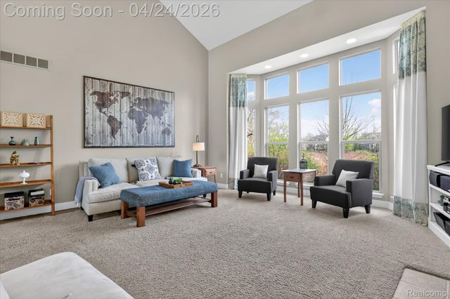 3226 Estate View Court, Commerce Charter Township, MI 48382