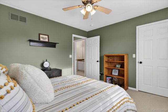 3226 Estate View Court, Commerce Charter Township, MI 48382