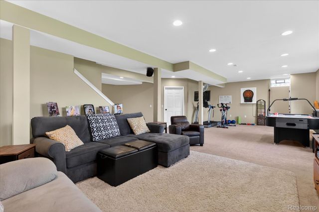 3226 Estate View Court, Commerce Charter Township, MI 48382