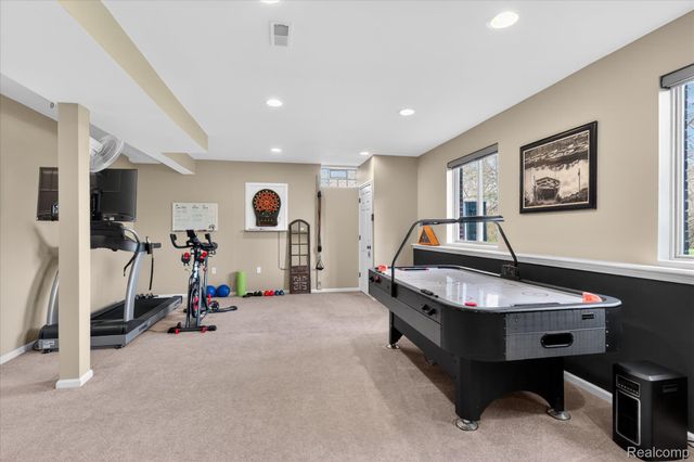 3226 Estate View Court, Commerce Charter Township, MI 48382