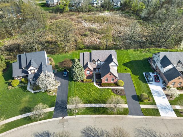 3226 Estate View Court, Commerce Charter Township, MI 48382