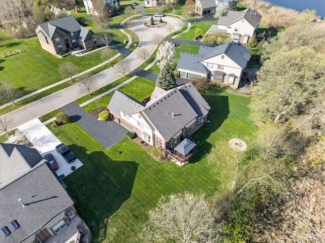 3226 Estate View Court, Commerce Charter Township, MI 48382