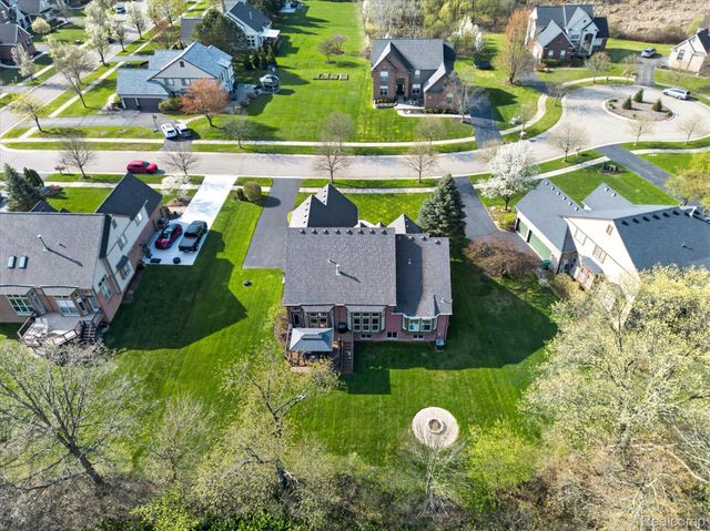 3226 Estate View Court, Commerce Charter Township, MI 48382
