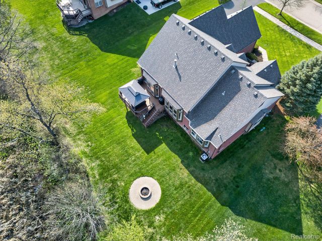 3226 Estate View Court, Commerce Charter Township, MI 48382