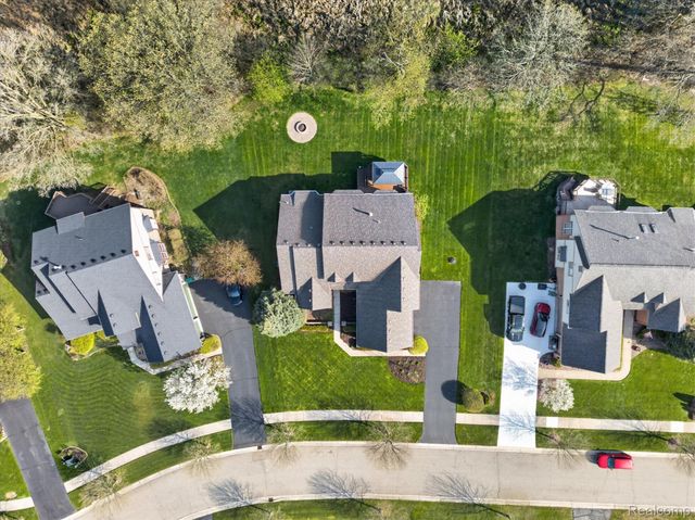 3226 Estate View Court, Commerce Charter Township, MI 48382