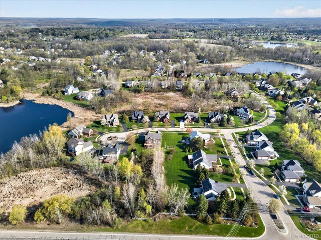 3226 Estate View Court, Commerce Charter Township, MI 48382