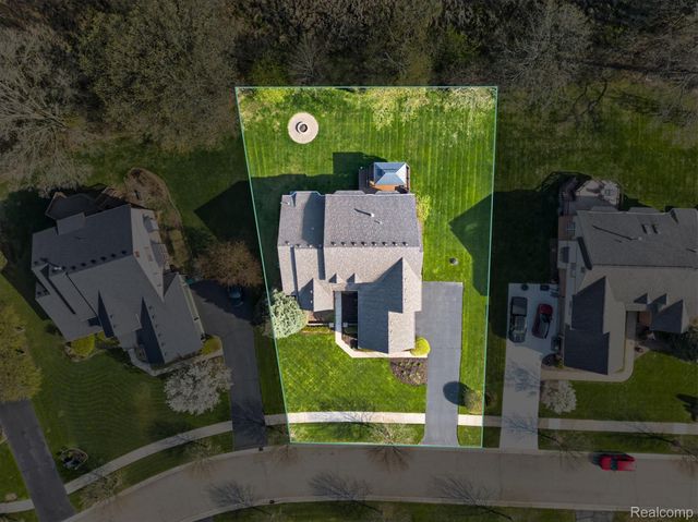 3226 Estate View Court, Commerce Charter Township, MI 48382