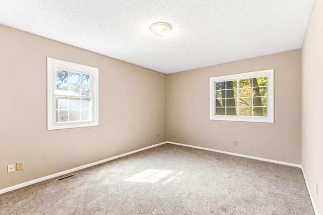 13205 W Manor Boulevard, Burnsville, MN 55337
