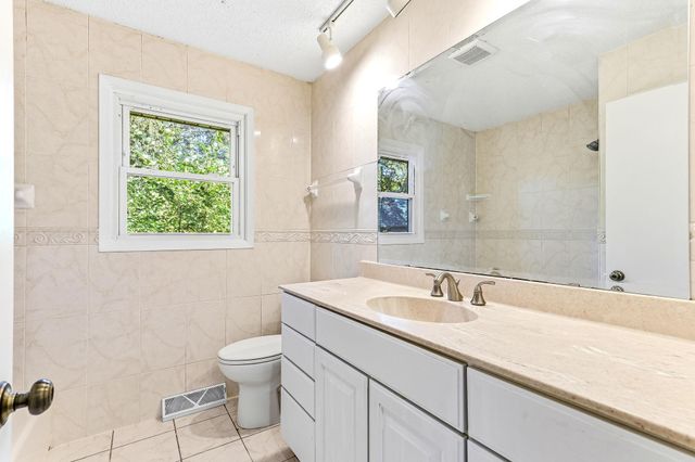 13205 W Manor Boulevard, Burnsville, MN 55337