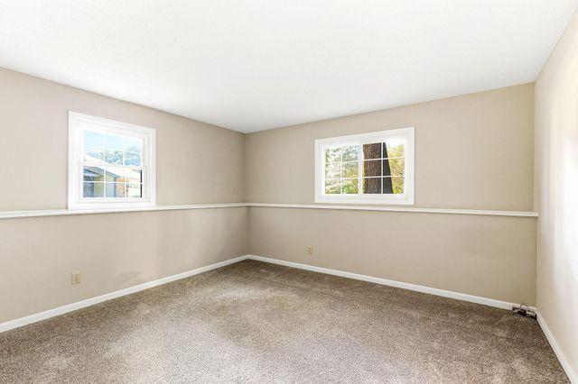 13205 W Manor Boulevard, Burnsville, MN 55337