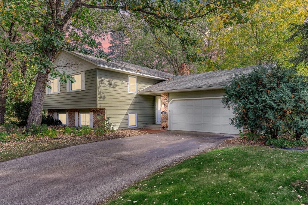 13205 W Manor Boulevard, Burnsville, MN 55337 — photo 2