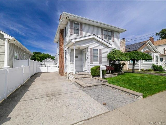 2864 Saint Johns Road, Oceanside, NY 11572
