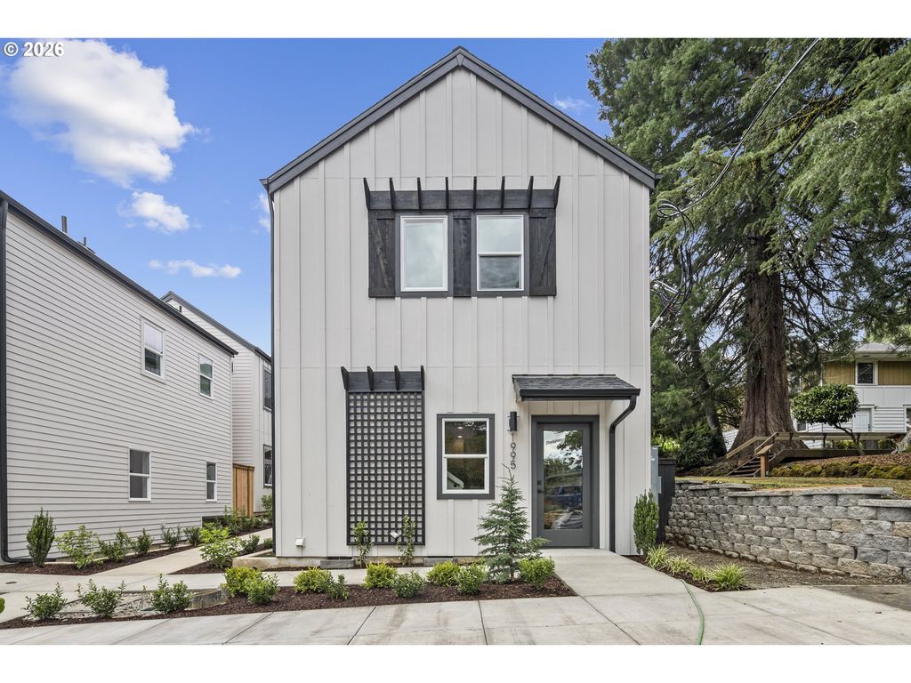 1995 Sw MOSS St, Portland, OR 97219