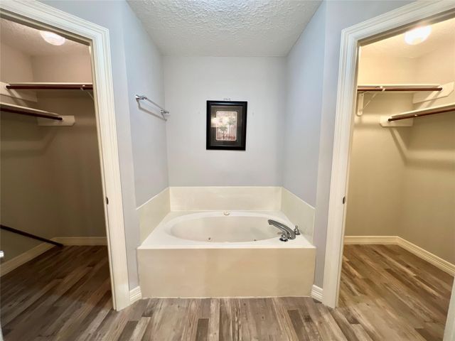 108 Audubon Woods Drive, Richwood, TX 77531