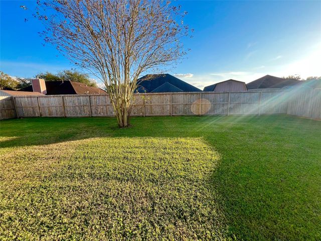 108 Audubon Woods Drive, Richwood, TX 77531