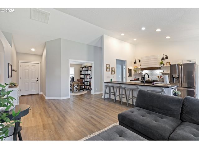 133 SILVERADO St, Roseburg, OR 97471