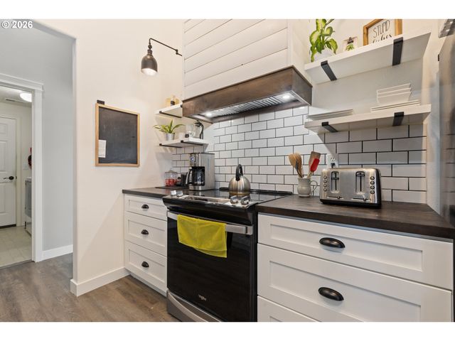 133 SILVERADO St, Roseburg, OR 97471