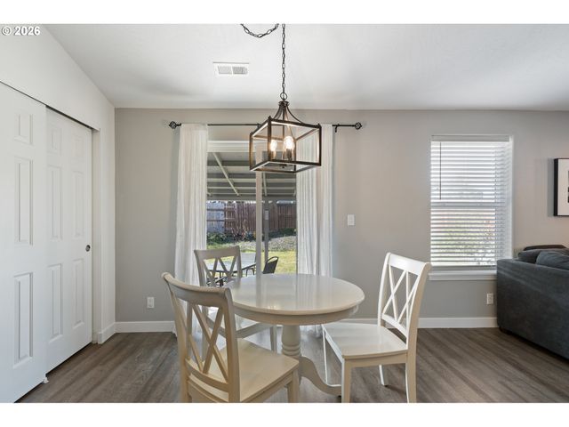 133 SILVERADO St, Roseburg, OR 97471