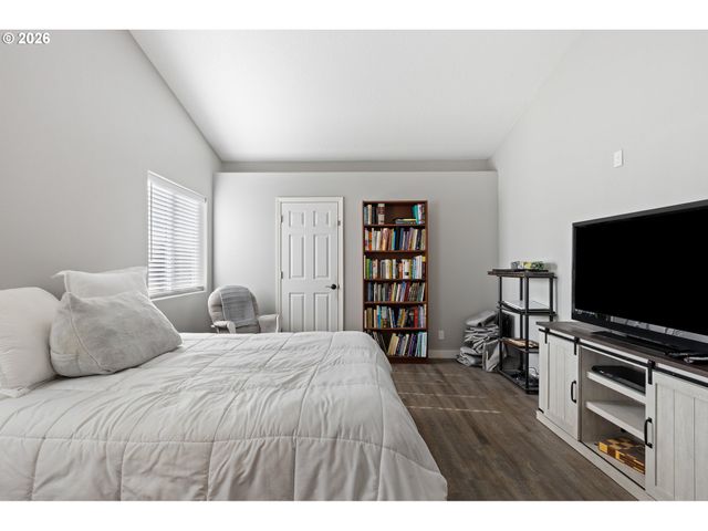 133 SILVERADO St, Roseburg, OR 97471