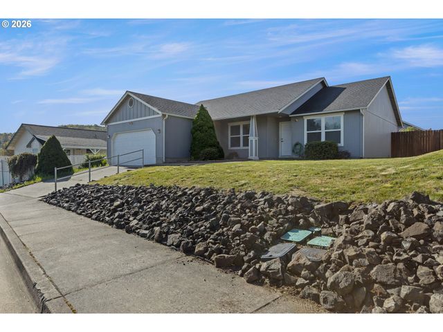 133 SILVERADO St, Roseburg, OR 97471