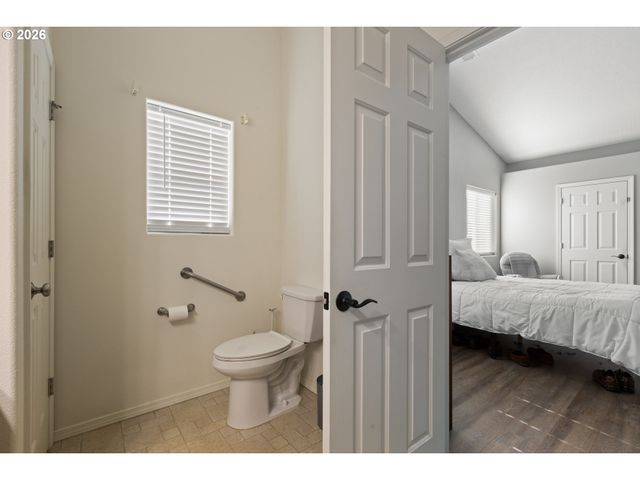 133 SILVERADO St, Roseburg, OR 97471