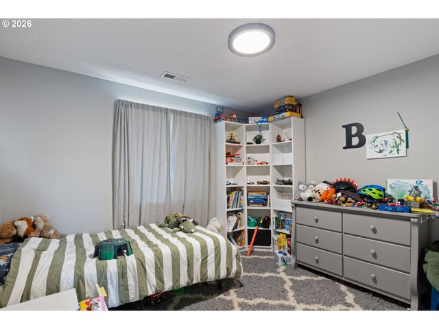 133 SILVERADO St, Roseburg, OR 97471