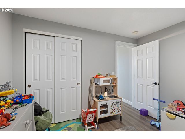 133 SILVERADO St, Roseburg, OR 97471