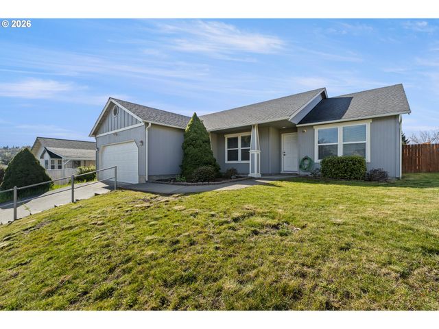 133 SILVERADO St, Roseburg, OR 97471