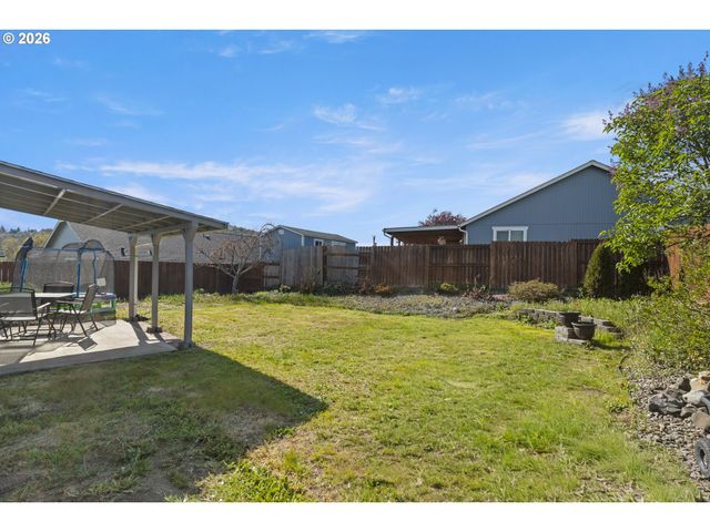 133 SILVERADO St, Roseburg, OR 97471