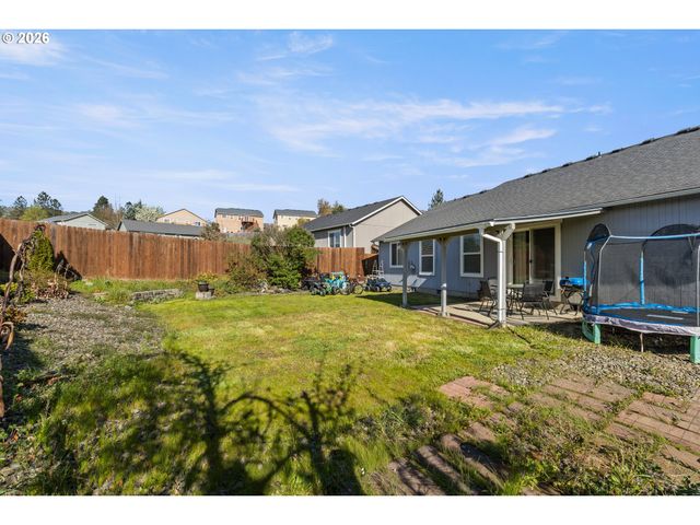 133 SILVERADO St, Roseburg, OR 97471