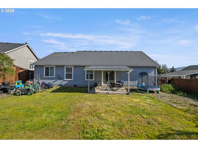 133 SILVERADO St, Roseburg, OR 97471