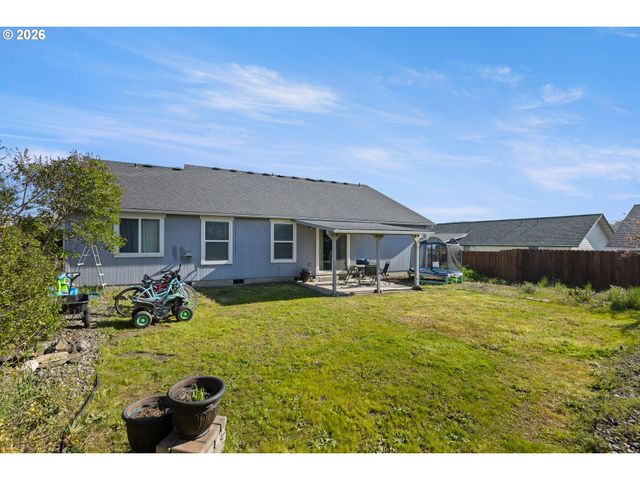 133 SILVERADO St, Roseburg, OR 97471