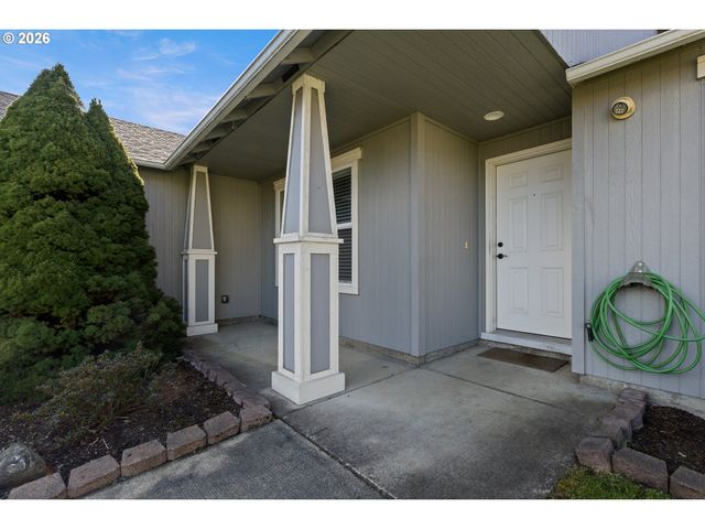 133 SILVERADO St, Roseburg, OR 97471