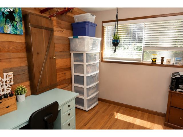 2180 W 24TH Ave, Eugene, OR 97405