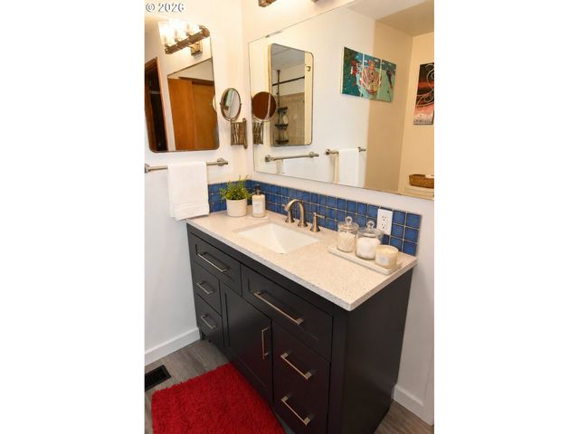 2180 W 24TH Ave, Eugene, OR 97405