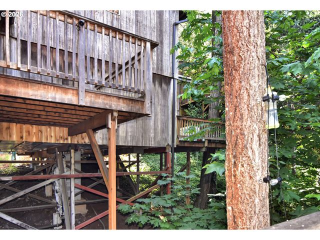2180 W 24TH Ave, Eugene, OR 97405