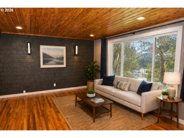 2180 W 24TH Ave, Eugene, OR 97405