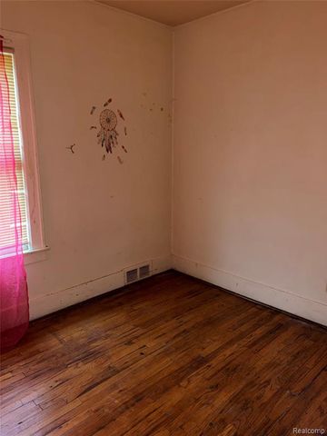 5902 Wayburn Street, Detroit, MI 48224