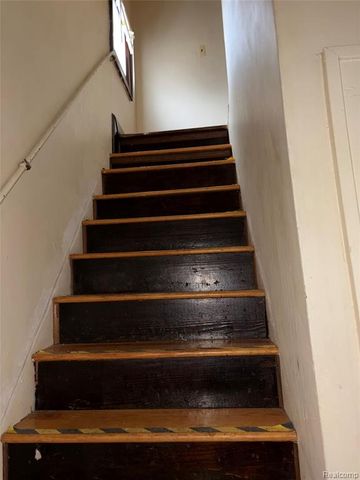 5902 Wayburn Street, Detroit, MI 48224