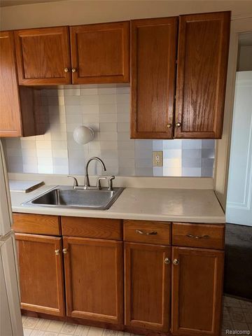 5902 Wayburn Street, Detroit, MI 48224